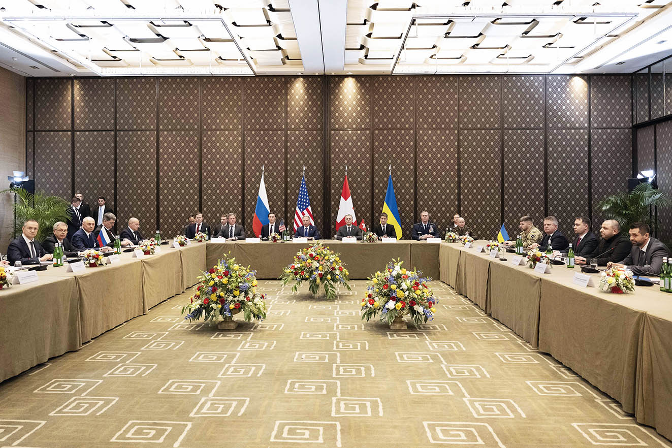 俄罗斯、美国、乌克兰三方代表 2026 年 2 月 17日在瑞士日内瓦开始新一轮谈判 新华社发（瑞士联邦外交部供图）